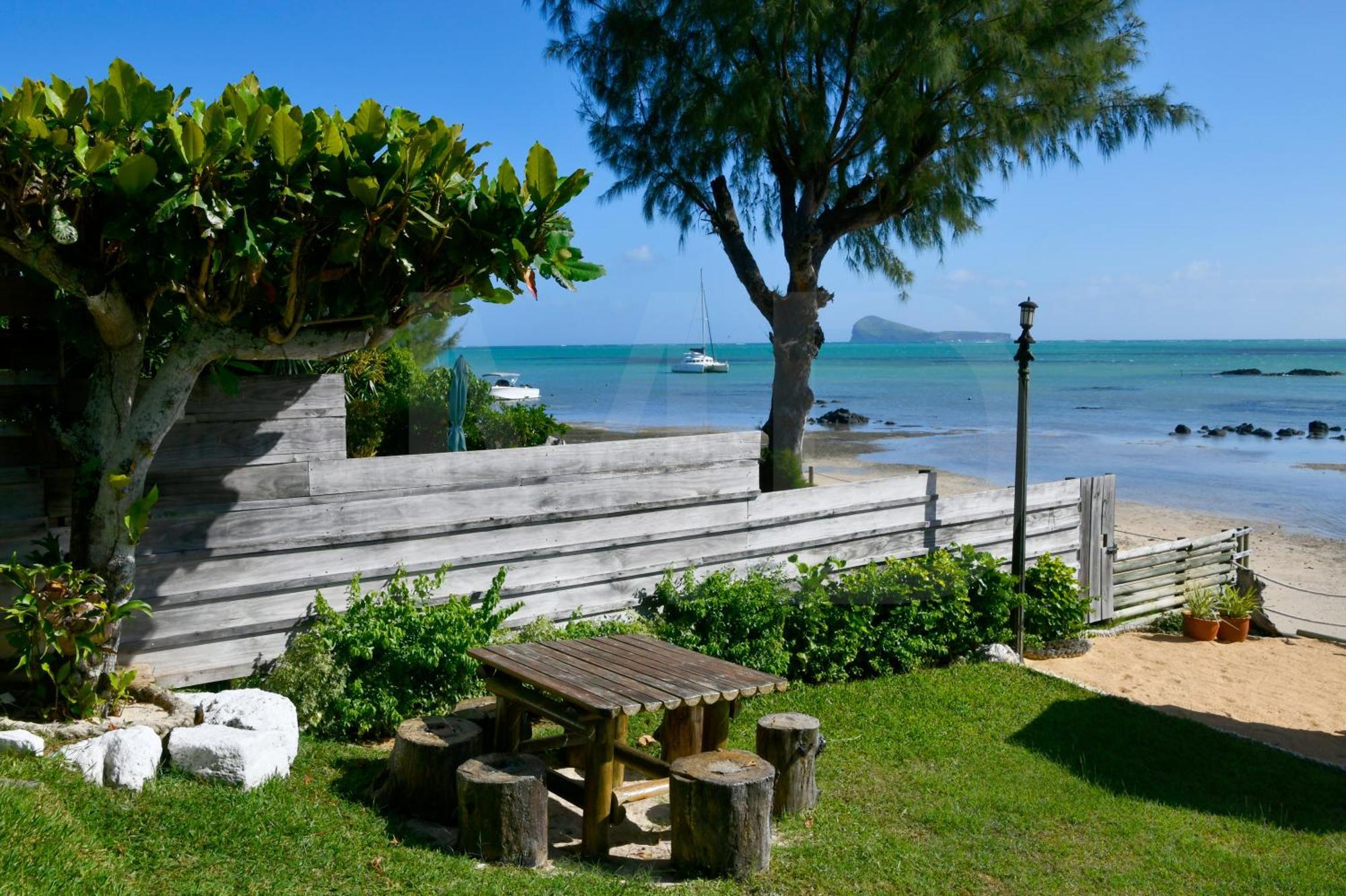 Meerana Cheerful Beachfront Cottage With Jacuzzi Grand Gaube Zewnętrze zdjęcie